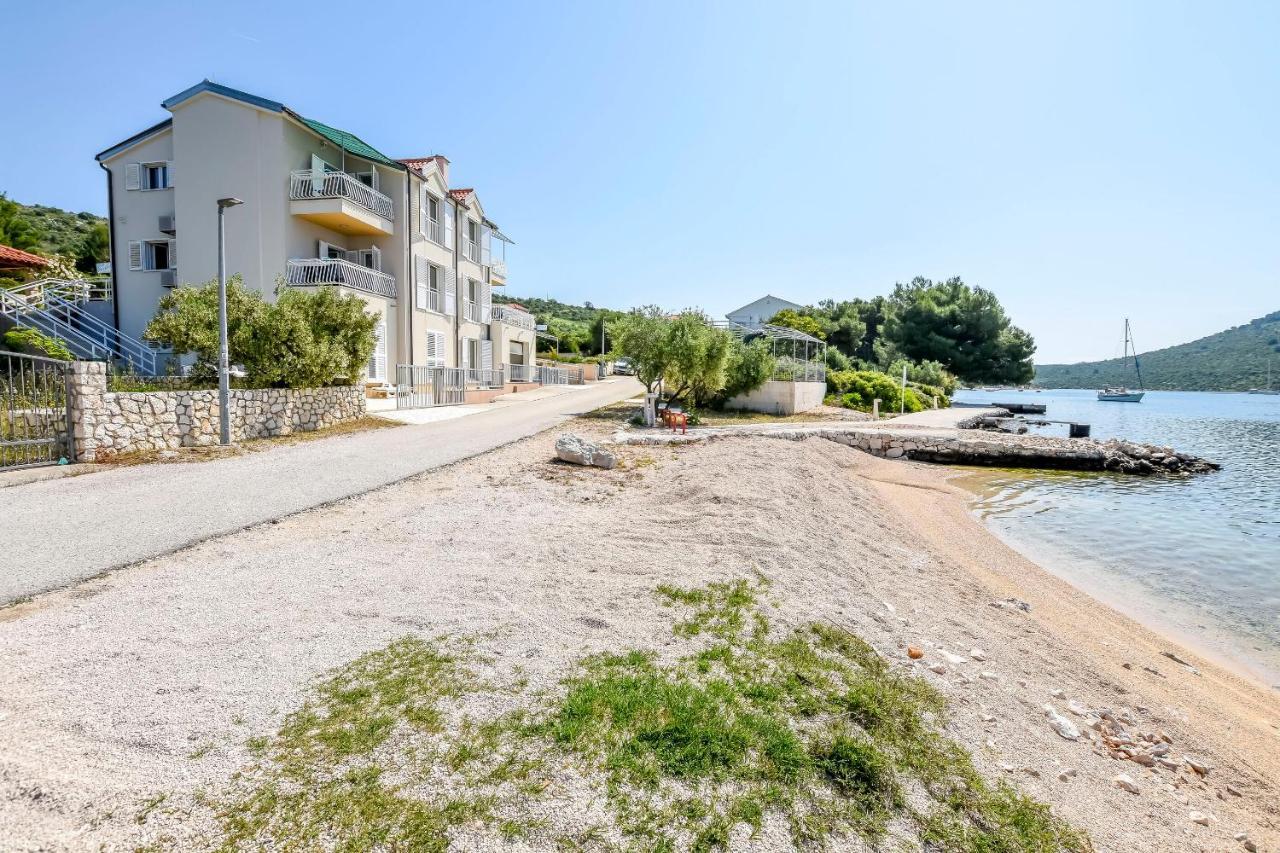 Apartments Silvana Rogoznica  Luaran gambar