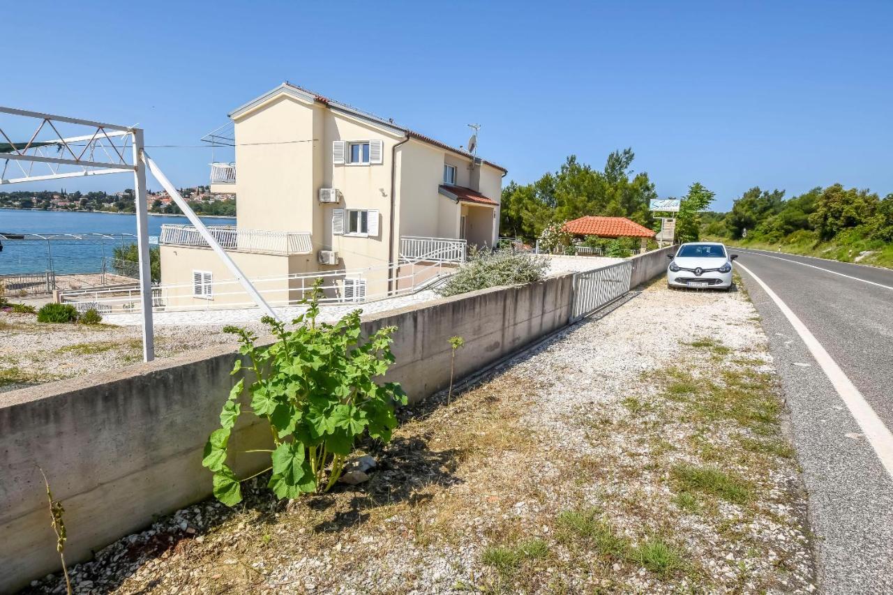 Apartments Silvana Rogoznica  Luaran gambar