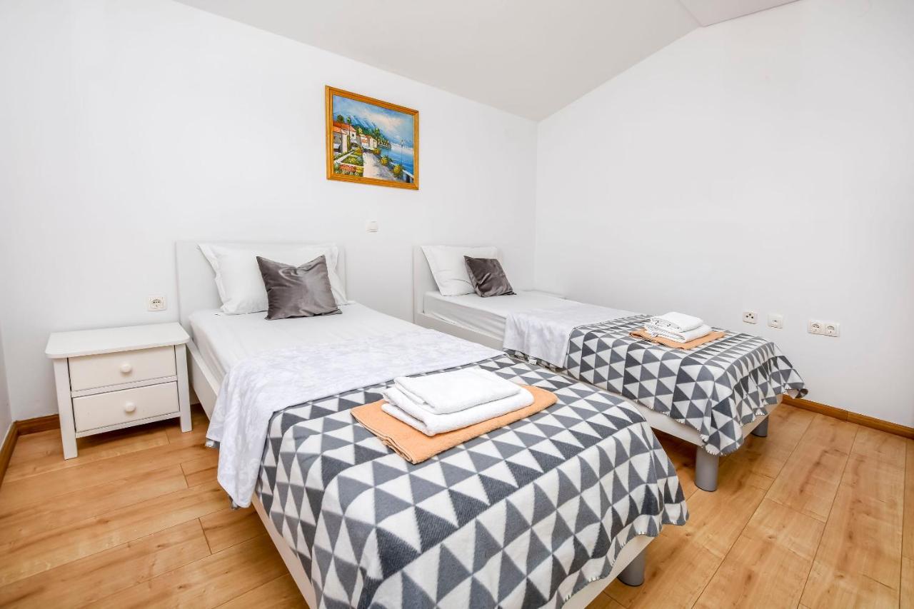 Apartments Silvana Rogoznica  Luaran gambar