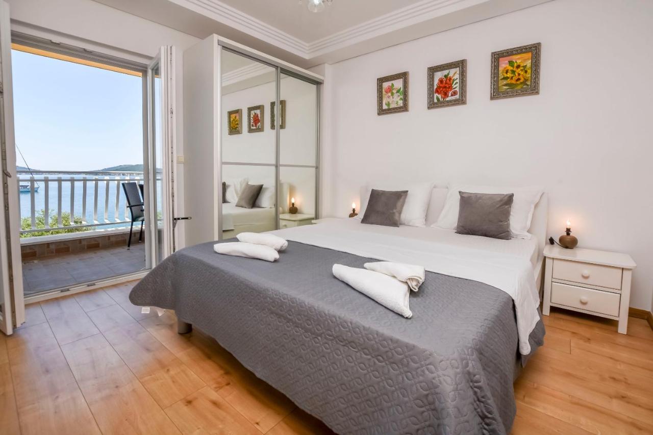 Apartments Silvana Rogoznica  Luaran gambar