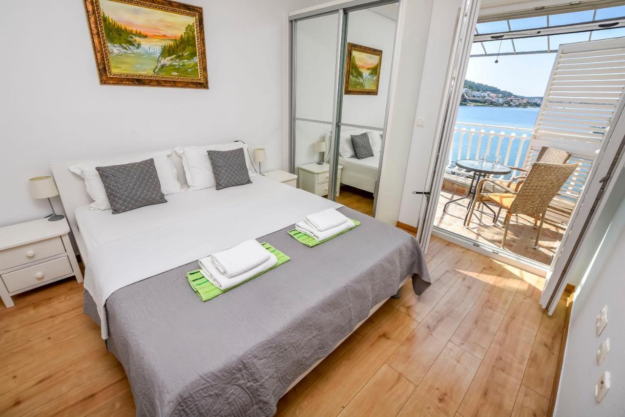 Apartments Silvana Rogoznica  Luaran gambar